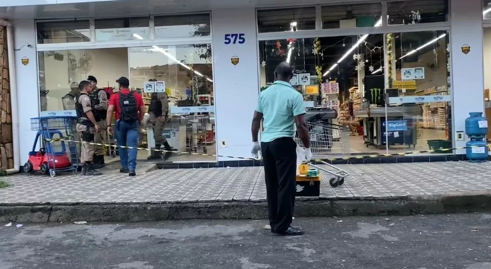 Homem é morto a tiros em supermercado de Ipatinga