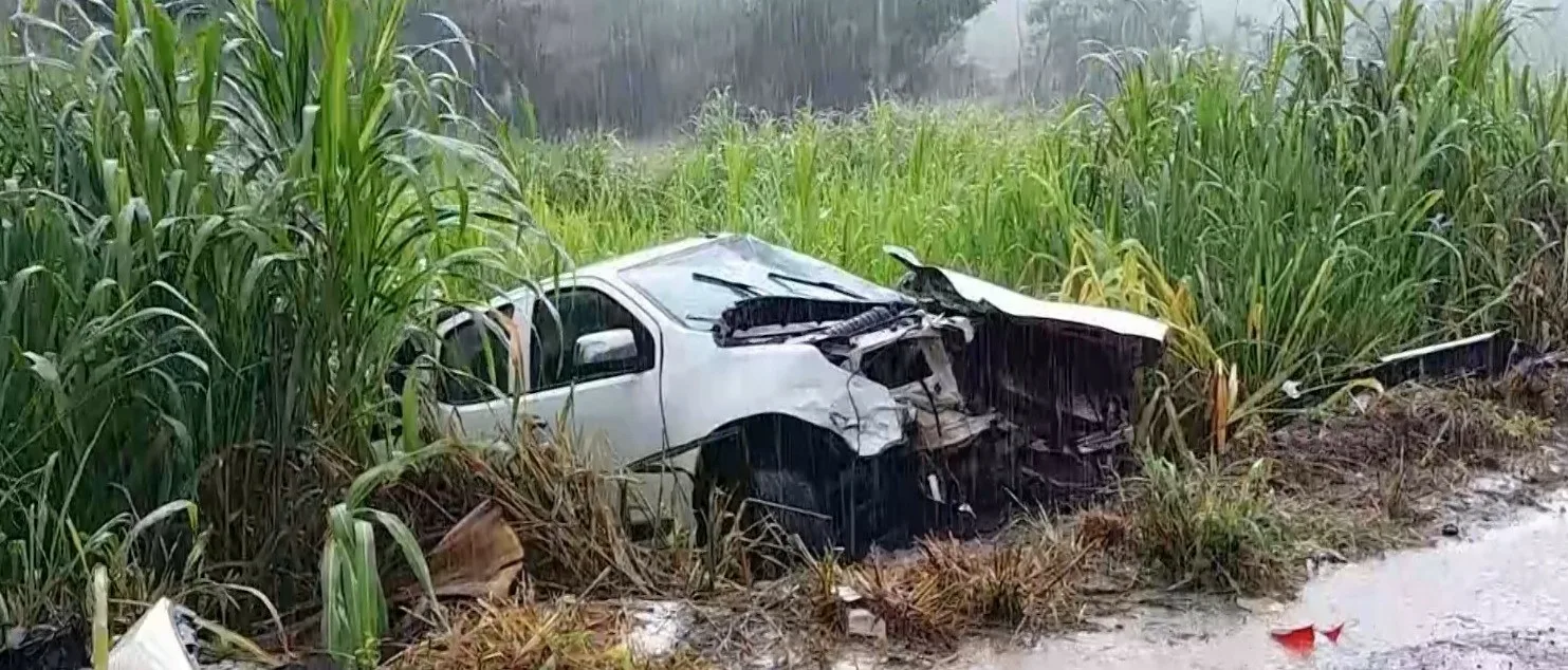 Taxista perde a vida em colisão entre carro e caminhonete na BR-116, em Teófilo Otoni