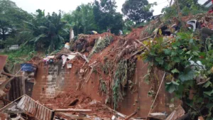 Deslizamentos de terra por temporal causam mortes em Ipatinga