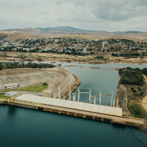 Trânsito na barragem da Usina de Aimorés será interditado de 11 a 14 de novembro para manutenção preventiva; veja rotas alternativas