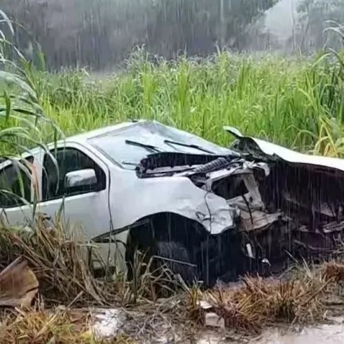 Taxista perde a vida em colisão entre carro e caminhonete na BR-116, em Teófilo Otoni