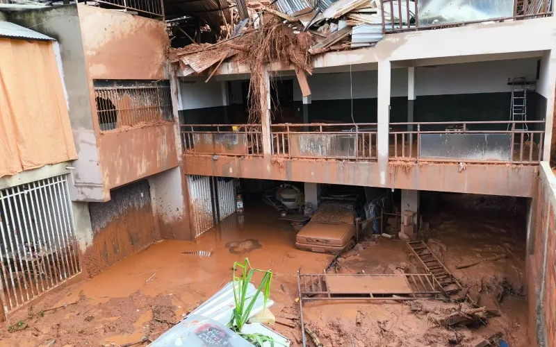 Temporais no Norte e no Leste de MG deixam 12 mortos e mais de 1500 fora de casa